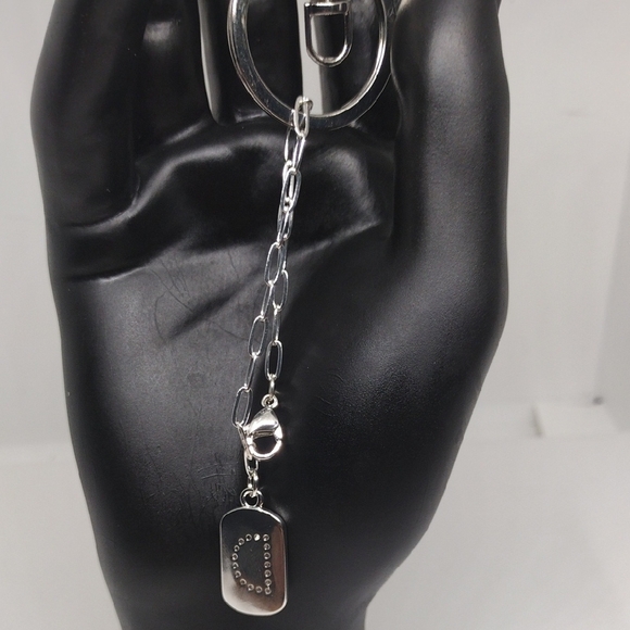 Elegant Silver Keychain with Stylish ‘D’ Pendant – Perfect Gift - Picture 2 of 3
